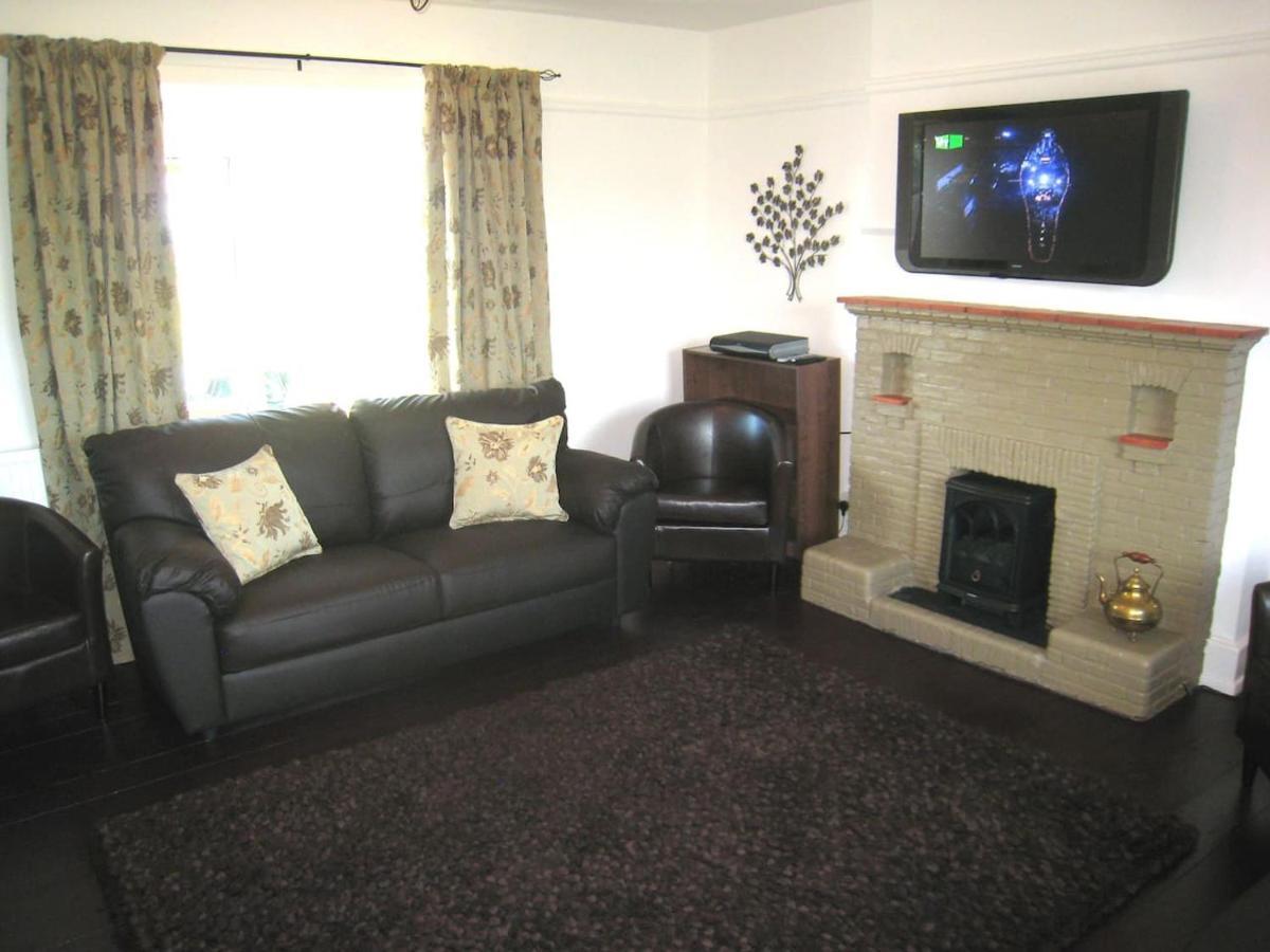 Arden Hill Farmhouse - Hot Tub, Snooker Table, Sleeps 16 Stratford-upon-Avon Kültér fotó